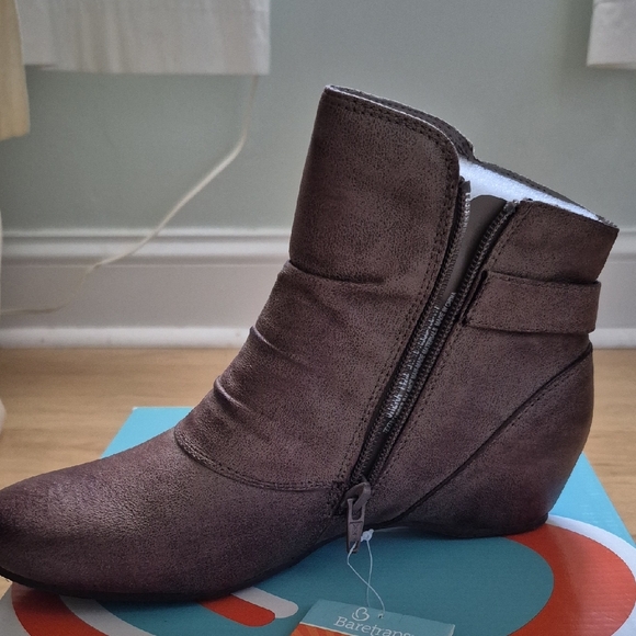 BareTraps Women's Dark Brown Ankle Booties - Picture 3 of 4